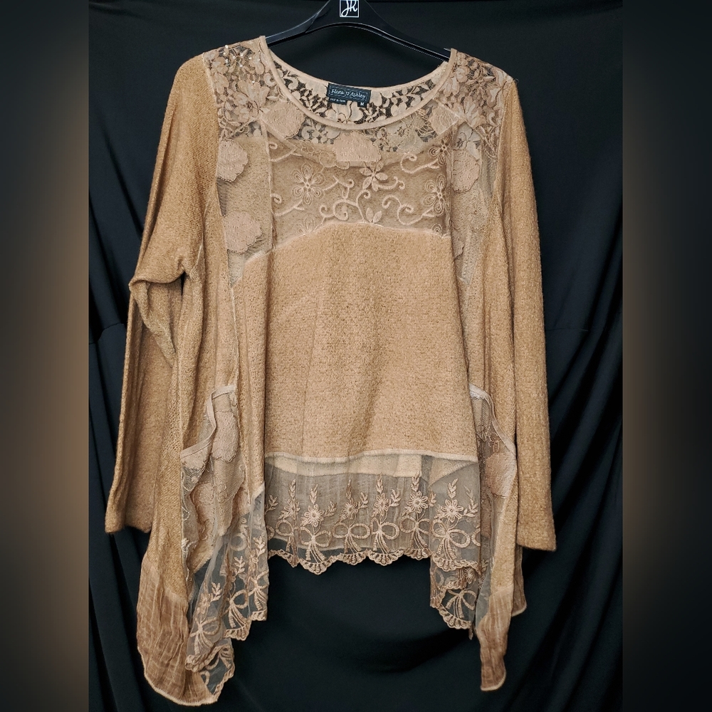 Flora Ashley, A Set of: Over Sweater with Top and Scarf, Off Brown, Sz M